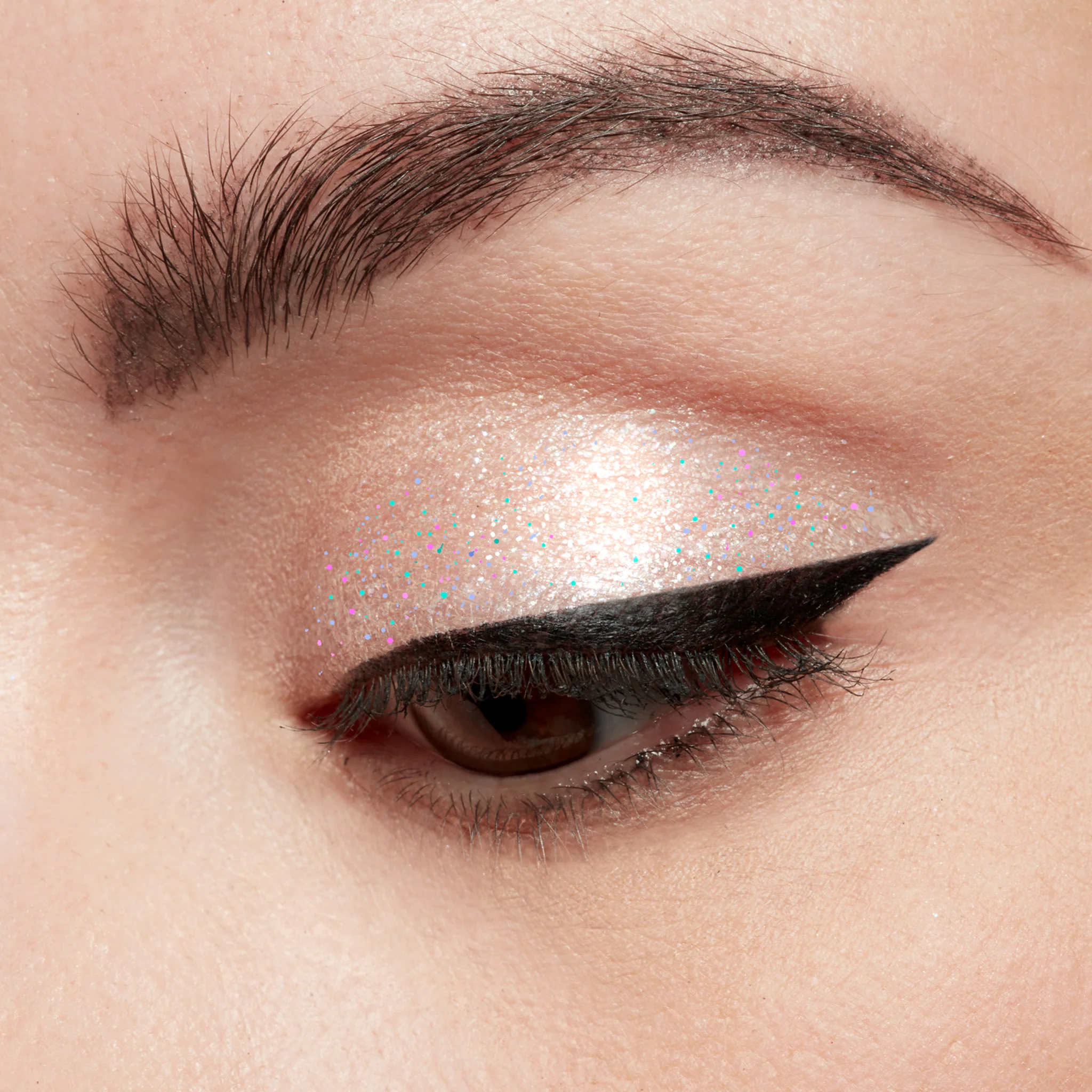 Glitter & Glow Liquid Eye Shadow - Image 16