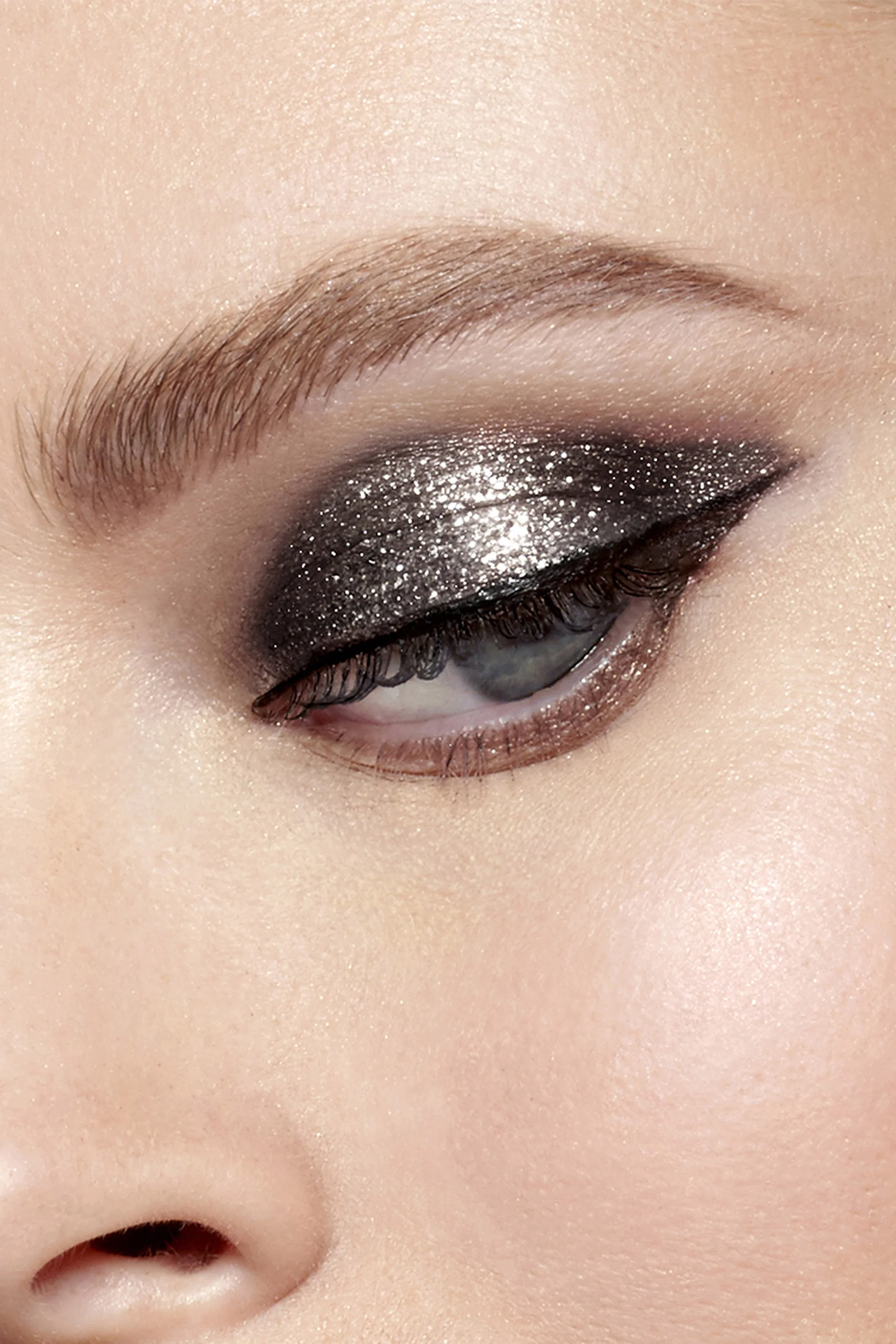 Glitter & Glow Liquid Eye Shadow - Image 27