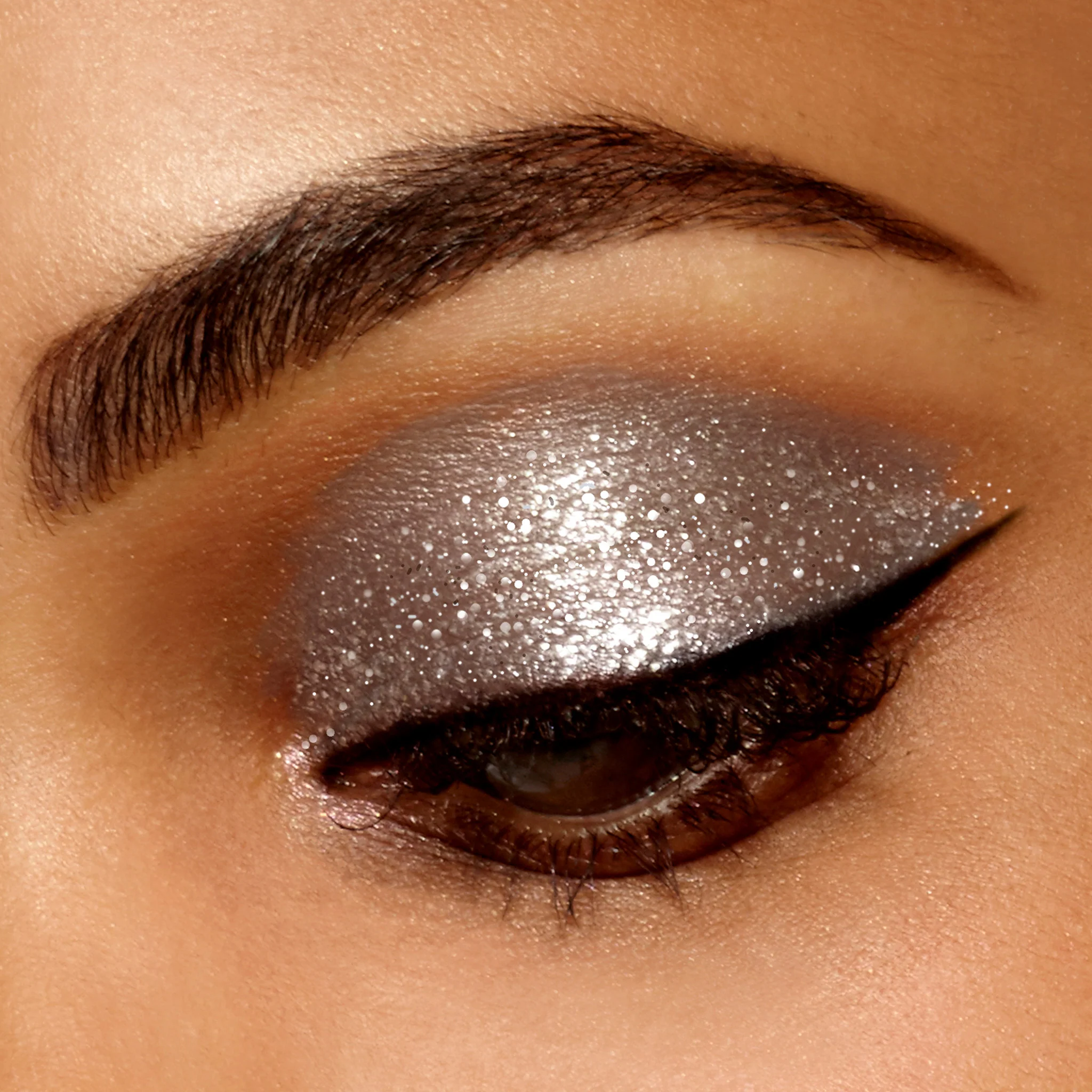 Glitter & Glow Liquid Eye Shadow - Image 8