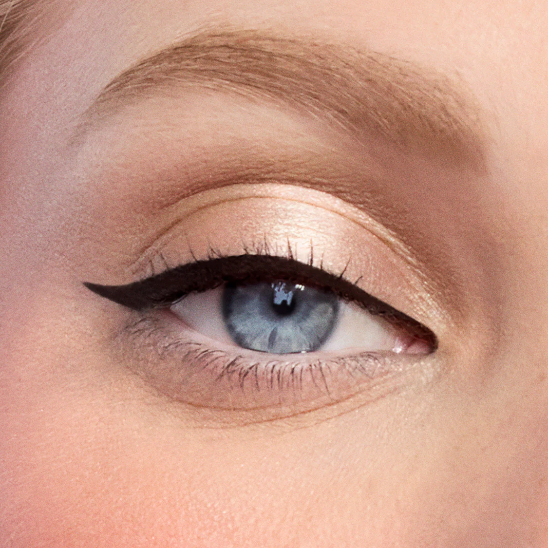 Shimmer & Glow Liquid Eye Shadow - Image 17