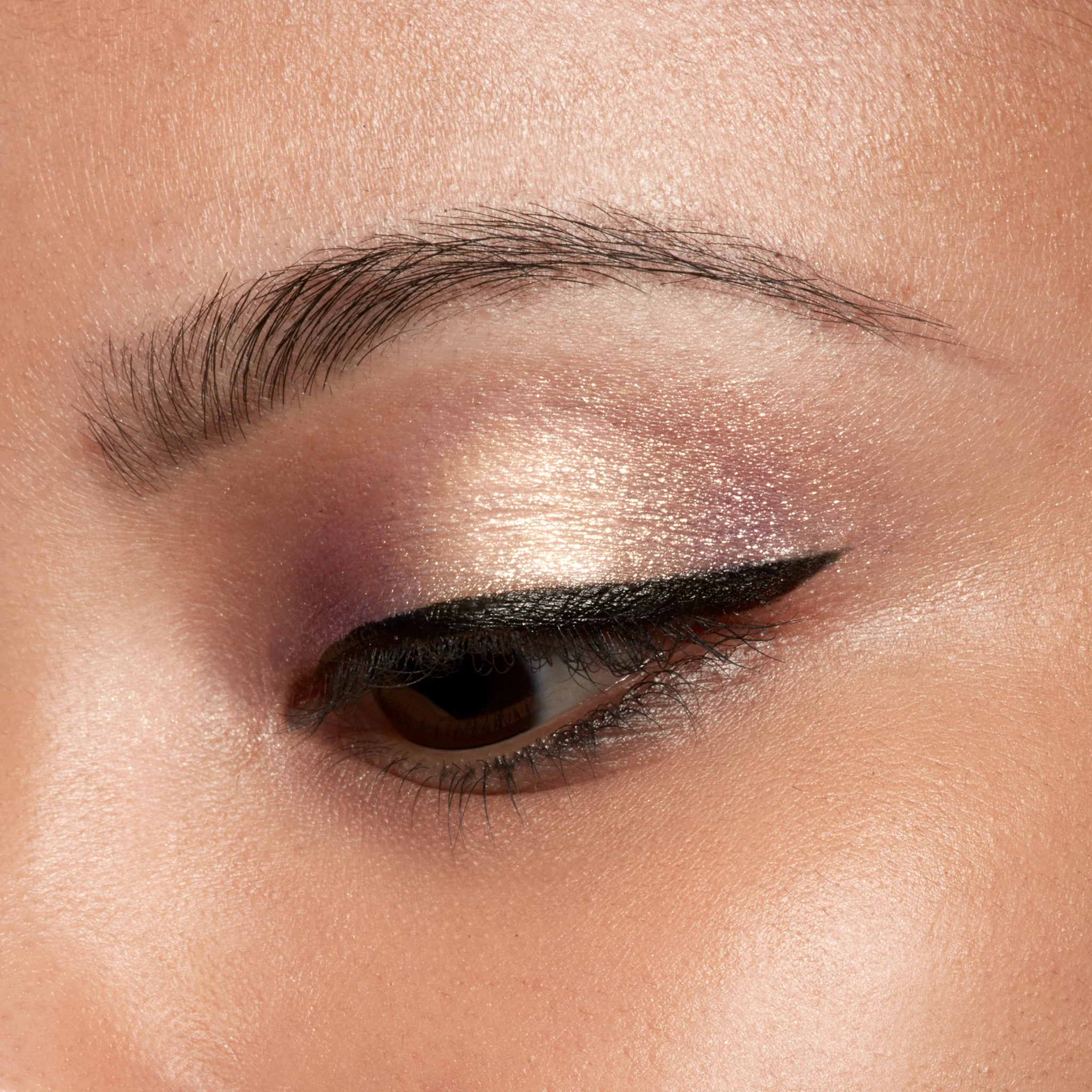 Shimmer & Glow Liquid Eye Shadow - Image 27