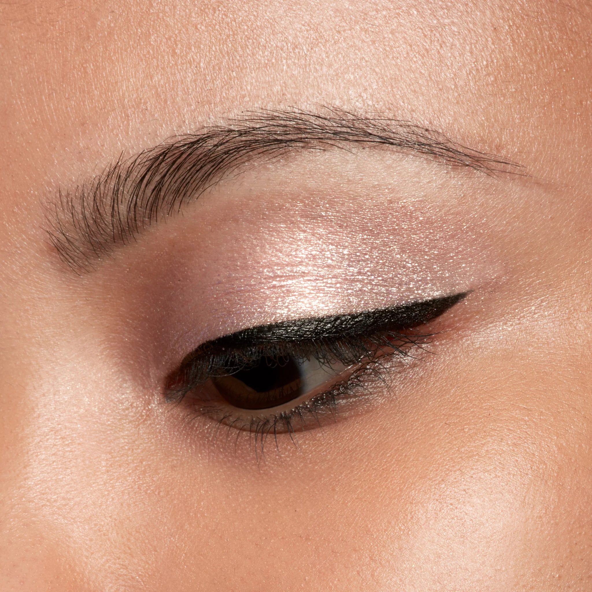 Shimmer & Glow Liquid Eye Shadow - Image 4