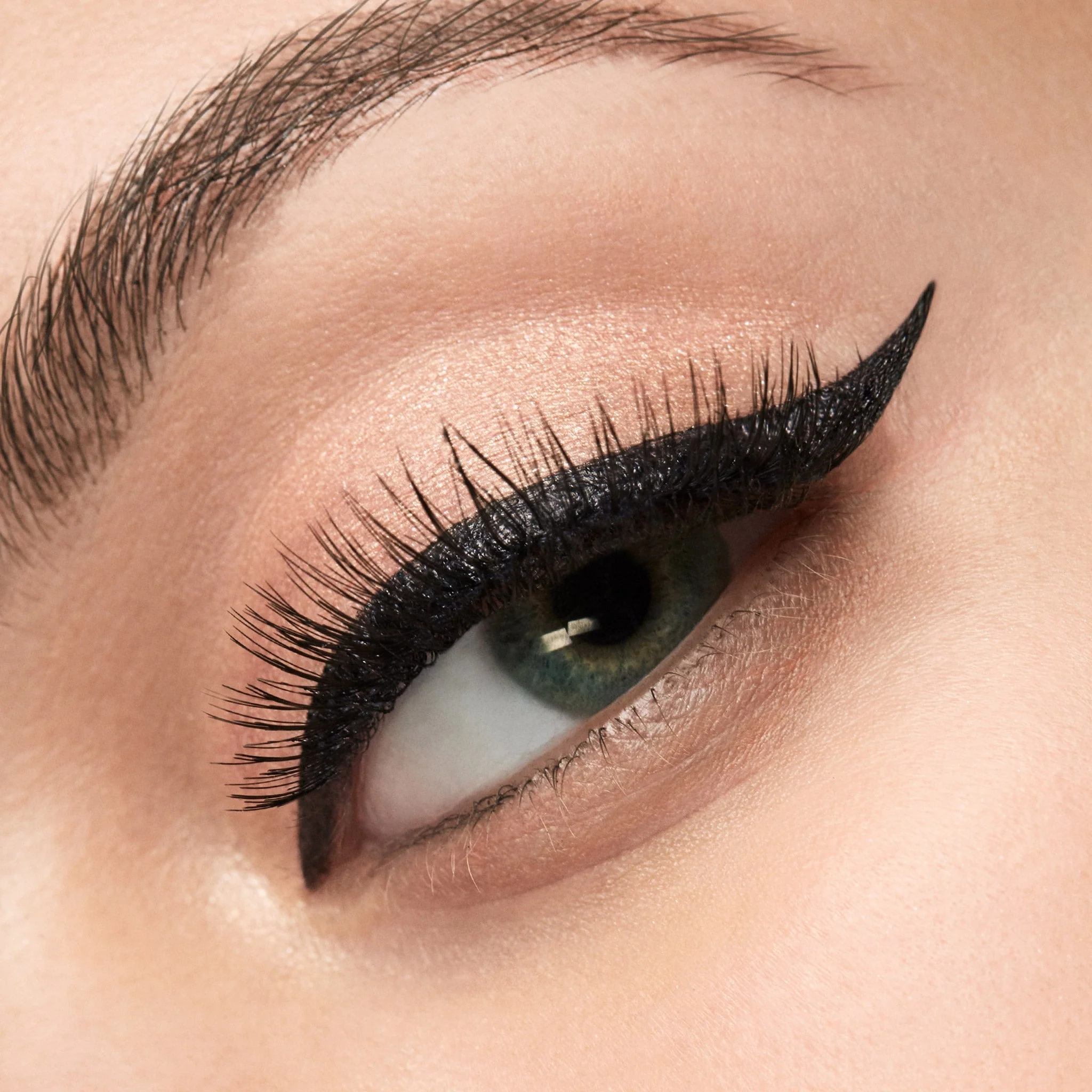 Deluxe Mini Stay All Day® Liquid Eye Liner in Intense Black - Image 3